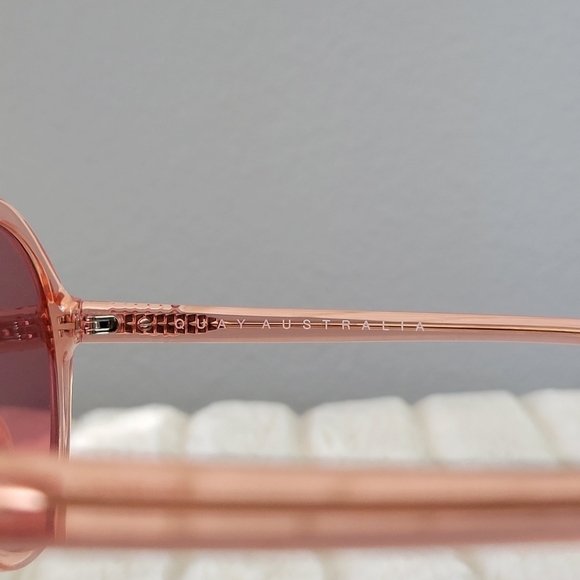 QUAY // ltd ed benefit cosmetics collaboration pink round retro-glam sunglasses main image 3